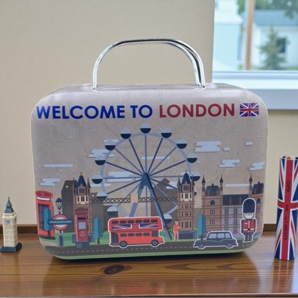 Metal box Mini suitcase storage with two handles jewelry,eyelashes,party gift - Picture 6 of 15